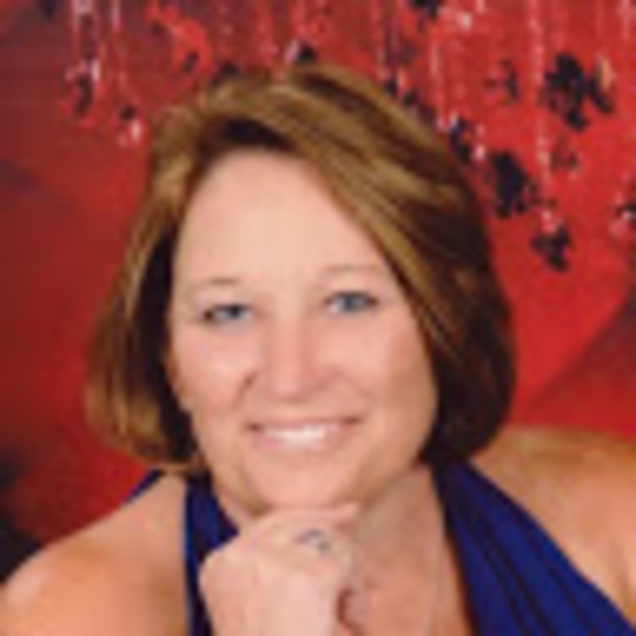 Meet your Posher, Kathy - Picture 1 of 1